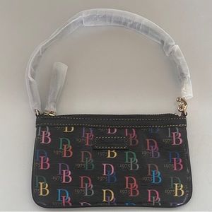 NWT Dooney & Bourke Wristlet